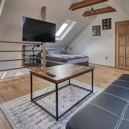 Zenloft Apartman Eger Extérieur photo